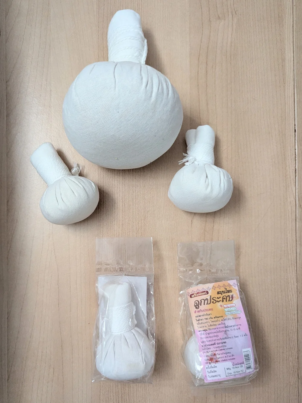 Thai Herbal Compress Ball Set, 5 Pieces, 2 Sizes